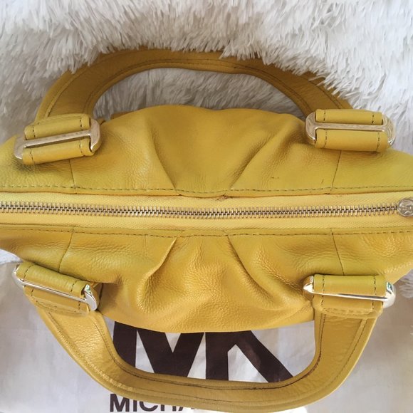 Michael Kors Large Yellow Leather Handbag - Picture 7 of 16